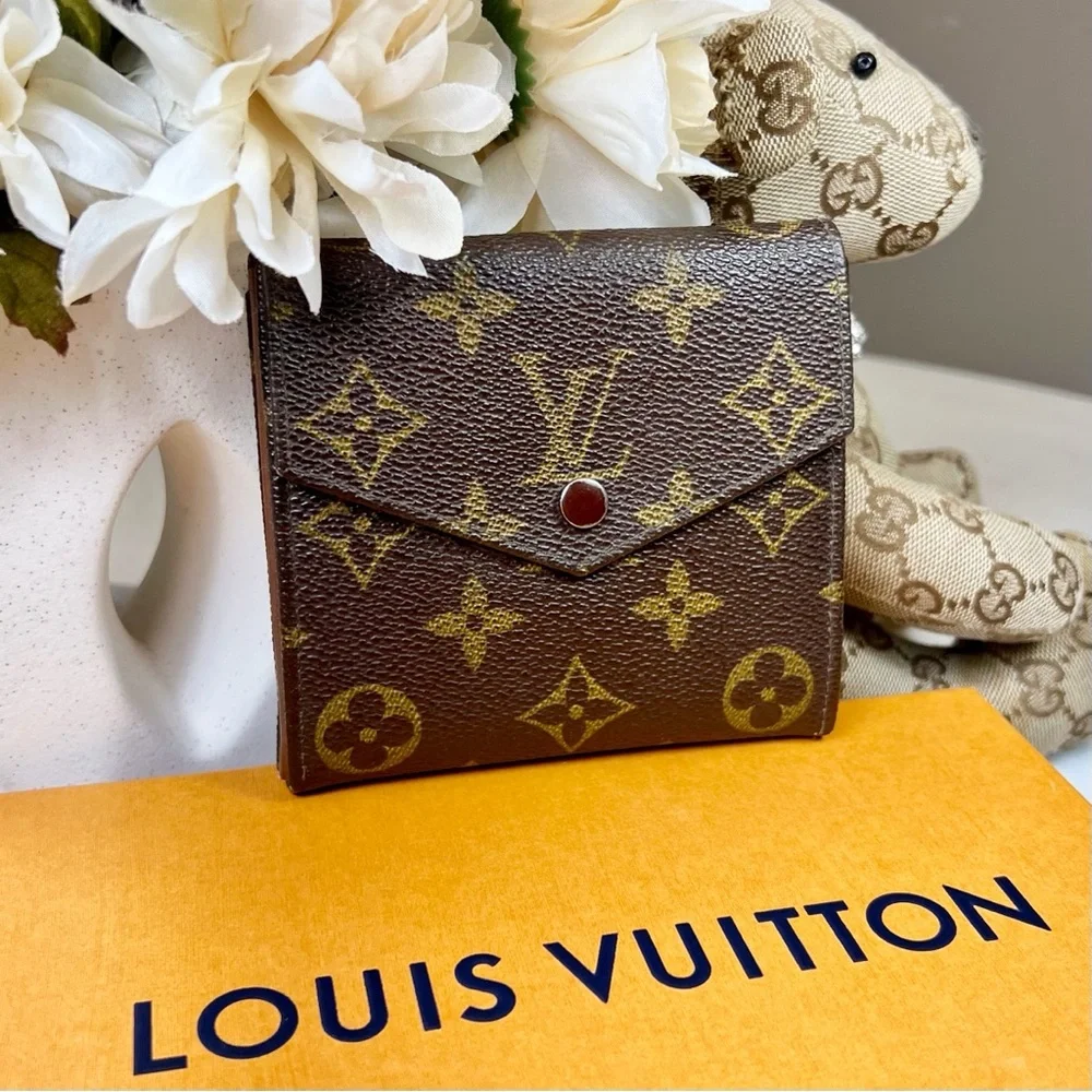 Louis Vuitton Brown Monogram Bi-Fold Snap Wallet